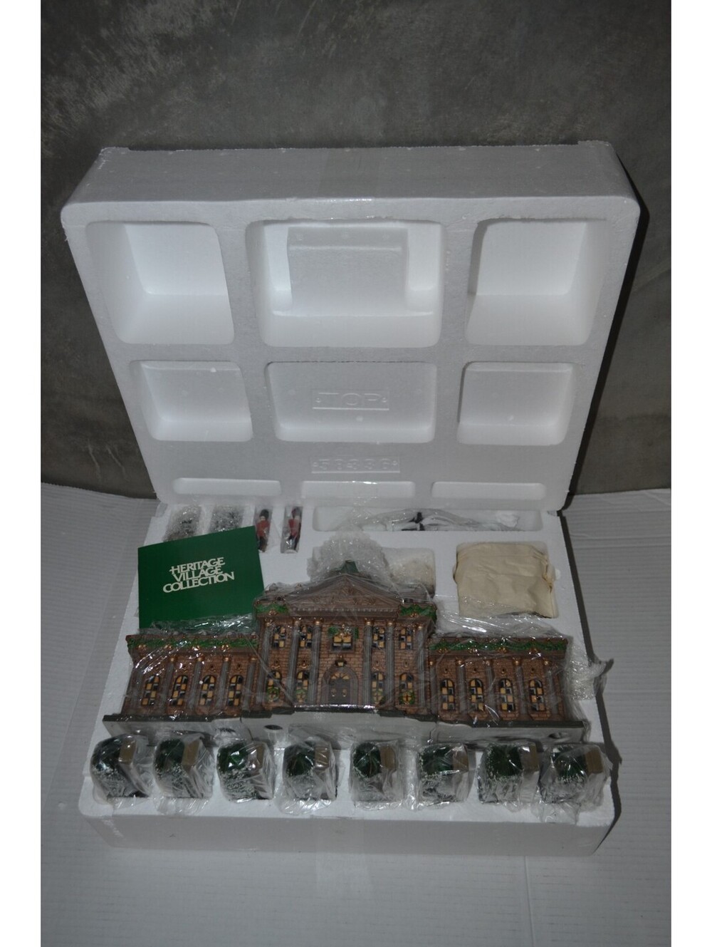 Dept 56 Ramsford Palace 17 Piece Set Dickens Village 14306 Limited Edition Mint